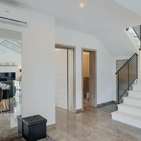 Simone Paradiso Martinski