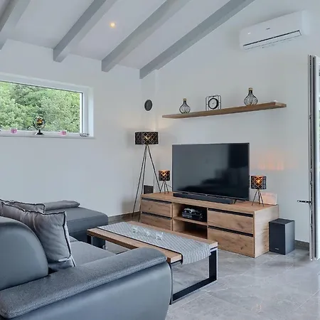 Simone Paradiso Casa de Férias