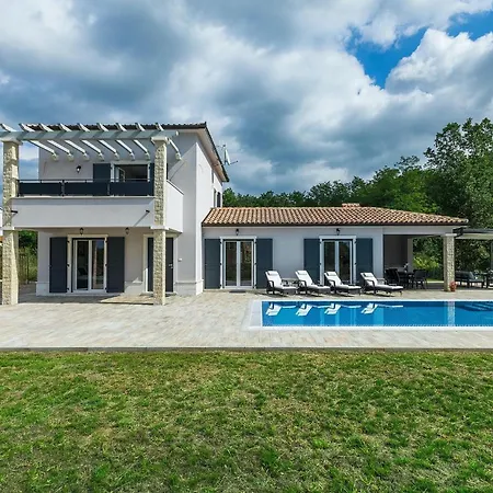 Simone Paradiso Martinski